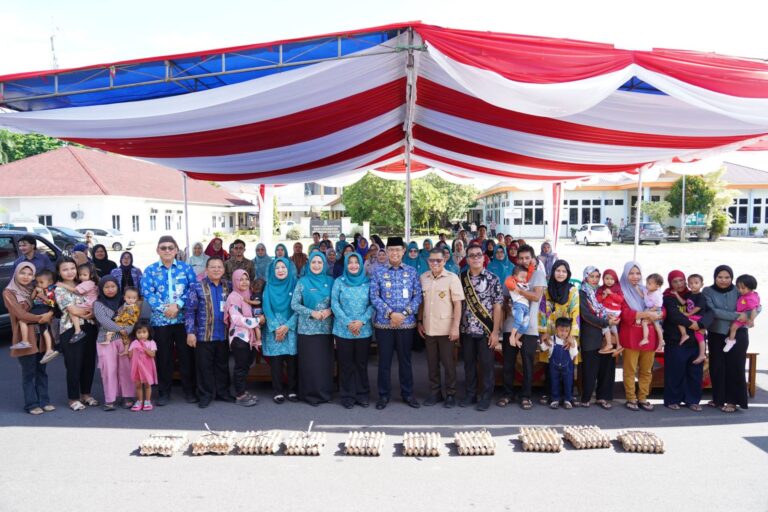 Launching Penyaluran Bantuan PT Charoen Phokpan, Pj Gubernur Sugito Ajak Warga Kota Pangkalpinang Perangi Stunting